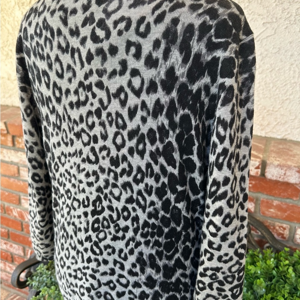 New York & Company Cardigan & Tank Sweater Set; Black & Gray Leopard; Sz Medium - Picture 6 of 16